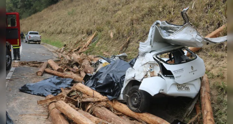 Acidente envolvendo veículo de prefeitura deixa quatro mortes