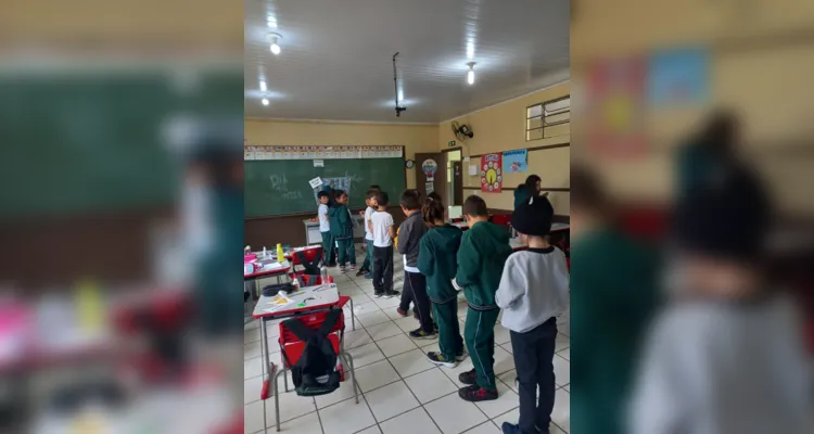 'Feira da pizza' auxilia no estudo do sistema monetário em Ivaí