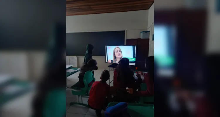 Aula do Vamos Ler e Unimed PG é destaque em turma de Castro