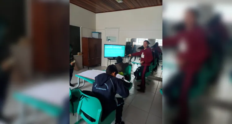 Aula do Vamos Ler e Unimed PG é destaque em turma de Castro