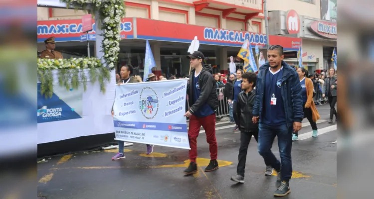 Confira fotos do desfile dos 199 anos de Ponta Grossa