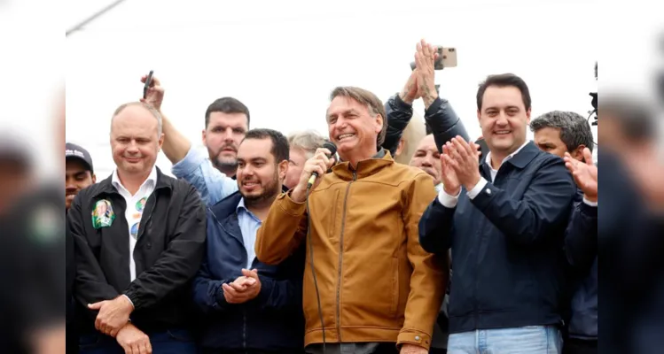 Jair Bolsonaro e Ratinho Junior reunidos em Prudentópolis nesta sexta-feira (16). 