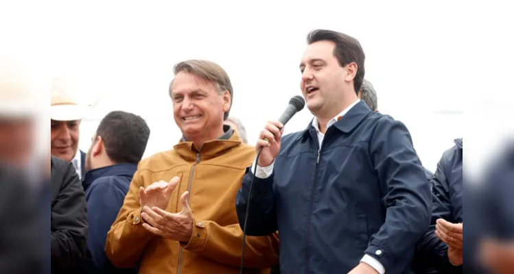 Jair Bolsonaro e Ratinho Junior reunidos em Prudentópolis nesta sexta-feira (16). 