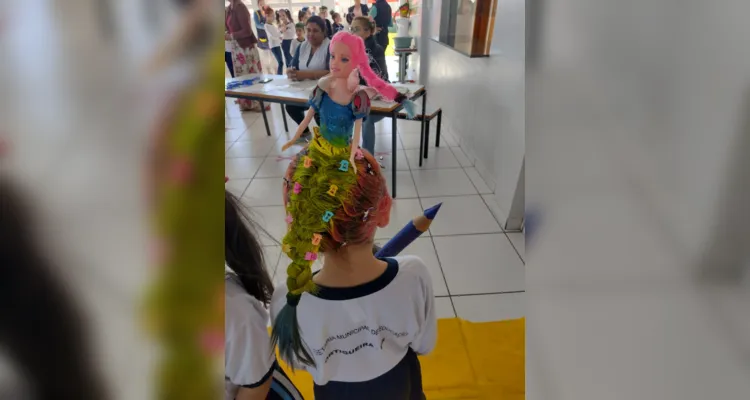 'Dia do Cabelo Maluco' estimula alunos de escola em Ortigueira