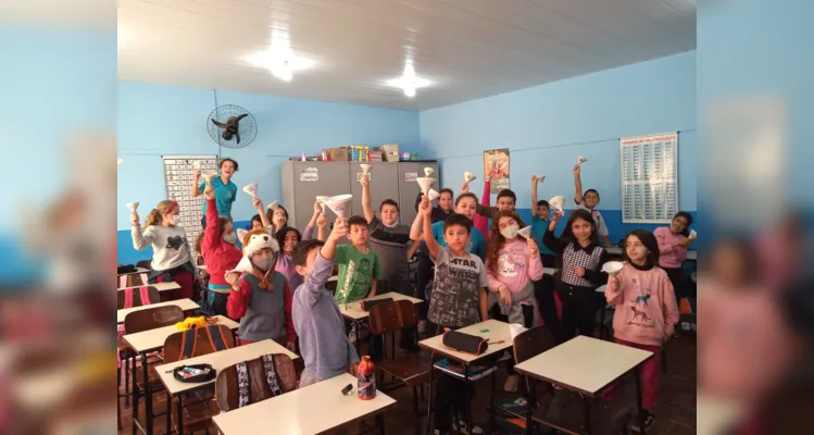 Palestra ambiental proporciona reflexão em turma de Carambeí