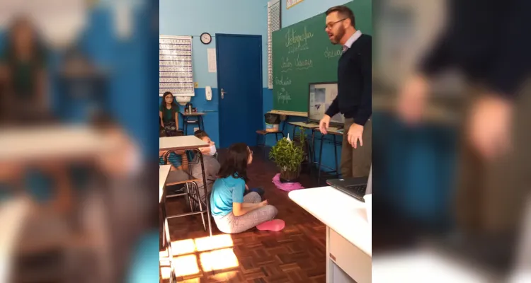 Palestra ambiental proporciona reflexão em turma de Carambeí