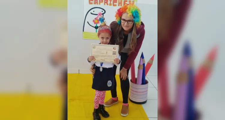 'Dia do Cabelo Maluco' estimula alunos de escola em Ortigueira