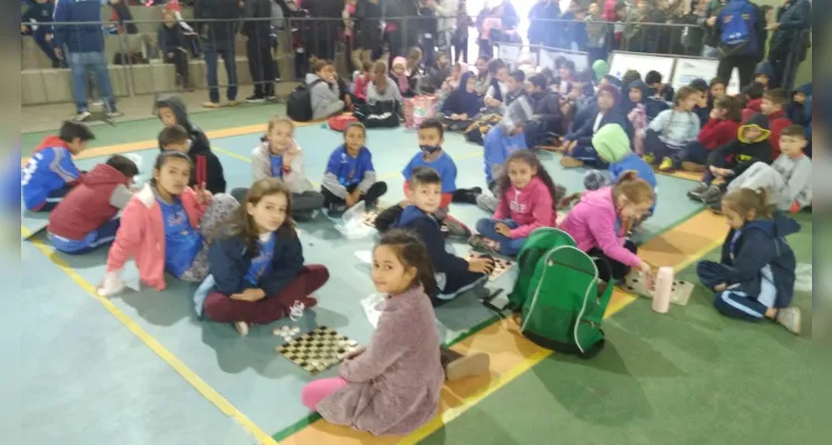 Turma faz cobertura jornalística de jogos estudantis em Castro