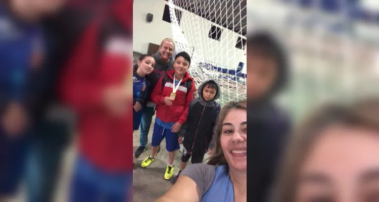 Turma faz cobertura jornalística de jogos estudantis em Castro