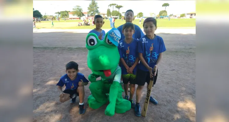 Turma faz cobertura jornalística de jogos estudantis em Castro