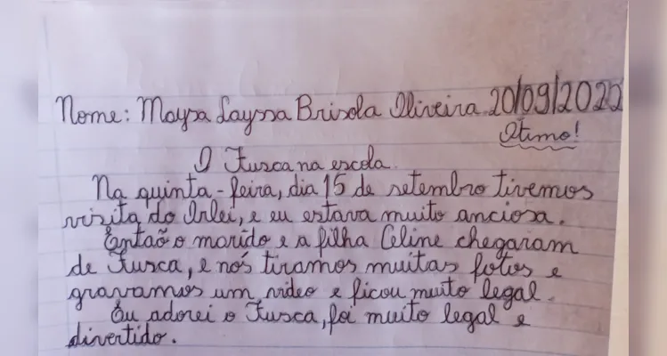 Alunos se encantam com o 'Dia do Fusca' em Carambeí