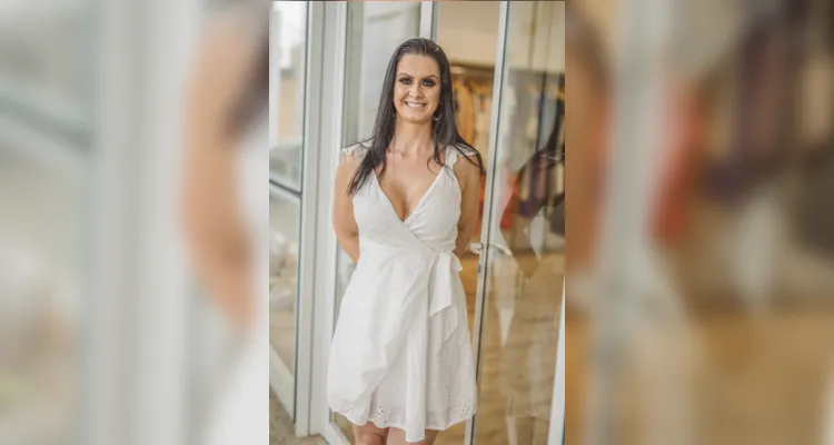 NOVO CICLO – A empresária Carla Santos Favarin receberá as felicitações na próxima segunda-feira (29), pela passagem de seu aniversário. Da coluna RC os votos de felicidades e sucesso. 