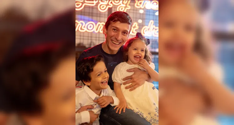 Guilherme Falcão e seus filhos Felipe e Mariana Falcão
