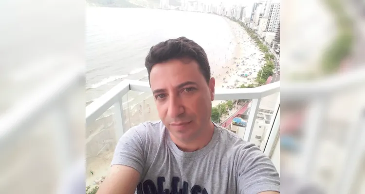 NIVER – Gil Lacer reserva a próxima quarta-feira (7) para receber os cumprimentos pela passagem de seu aniversário. Da coluna RC os votos de alegrias e sucesso.