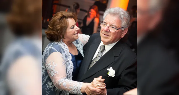 BODAS -  Ubirajara Cury e Jussara Varrasin Cury celebraram na intimidade familiar no último sábado (3), seus 56 anos de casados, bodas de malaquita. Da coluna RC os votos de saúde e cumplicidade a este casal que é exemplo de amor a todos que os cercam.