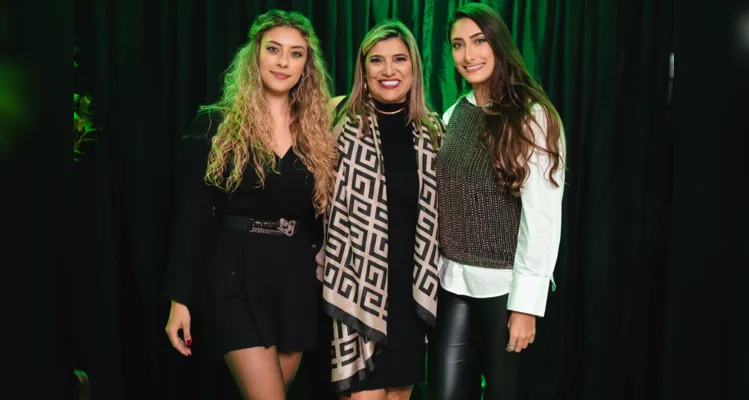 BELAS – Karin Vaz, Caire Vaz e Vanessa Vaz, mãe e filhas que esbanjam beleza e simpatia por onde passam, são destacadas na vida pessoal e profissional.