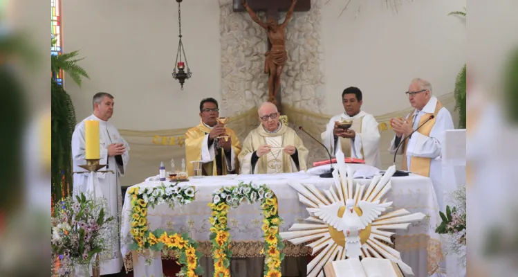 Evento realizado no último domingo contou com grande presença de fiéis e convidados