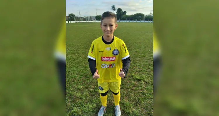 NIVER – O goleiro da ACGF e do sub 11 da escola do Operário Ferroviário Nathan Eduardo que vem se destacando nos Campos Gerais, completou na última quarta-feira (31) seus onze anos de idade. Da coluna RC os votos de alegrias e realizações. 