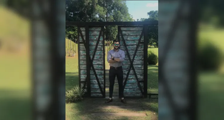BRINDE À VIDA - Ronaldo Kava recebeu as felicitações pela chegada de seu aniversário na última sexta-feira (9). Ronaldo é assessor na Secretaria de Estado da Fazenda. Da coluna RC os votos de felicidades e sucesso.