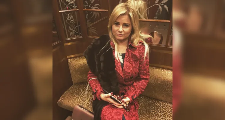BDAY - Na intimidade familiar Simone Scheffer Miguel celebrará a passagem de seu aniversário nesta terça-feira (9). Simone sempre esbanja elegância por onde passa principalmente pelos seus roteiros de viagem mundo a fora. Da coluna RC os votos de alegrias e prosperidade.