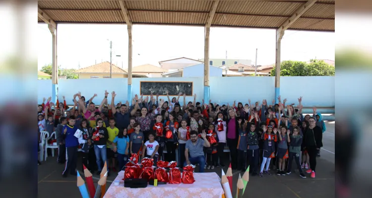 Escola de Carambeí é 'bicampeã' no Concurso do Vamos Ler