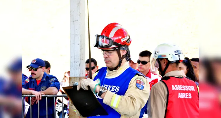 
Bombeiros do Paraná conquistam 2º e 4º lugar em Desafio Nacional de Resgate Veicular -