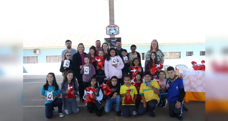 Escola de Carambeí é 'bicampeã' no Concurso do Vamos Ler