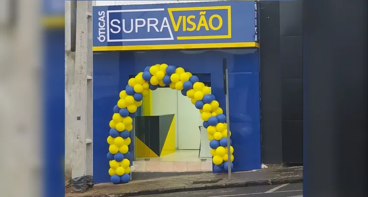 A loja está de aniversário e quem ganha o presente é o cliente! A ótica traz novidades e promoções imperdíveis!