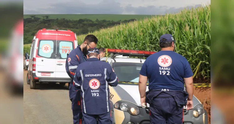 Equipes do Samu também estiveram no local realizando os atendimentos.