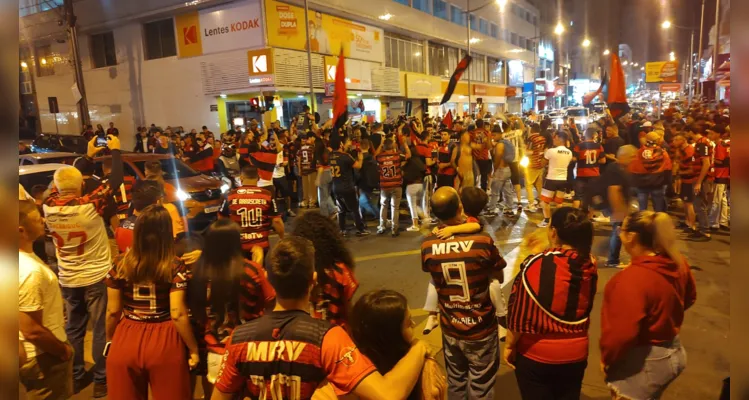 Muita festa acontece, no início da noite deste sábado (29), em Ponta Grossa.