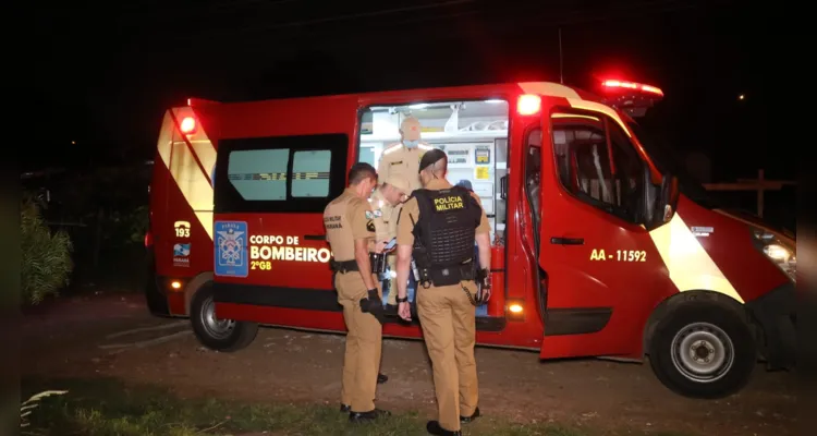 Corpo de Bombeiros também foi acionado pelos moradores que visualizaram a situação.