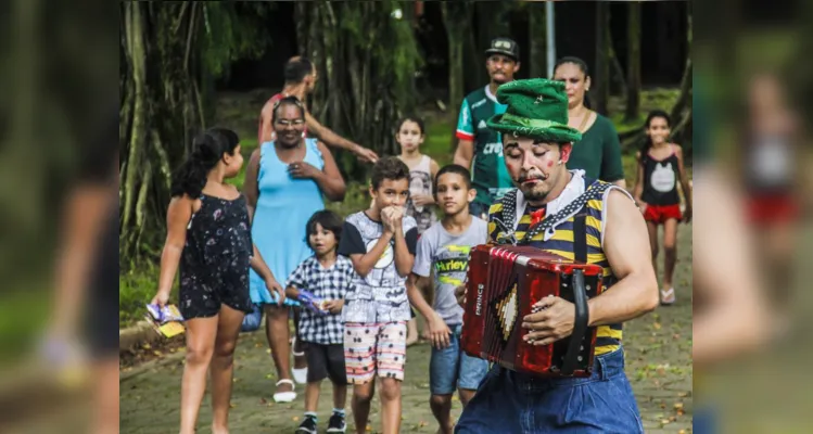 Espetáculo ‘Eu, Migo e Meu Umbigo’ da Mostra Especial.