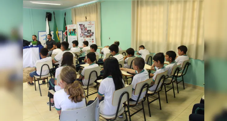 Turma de escola rural em Reserva é premiada no Vamos Ler