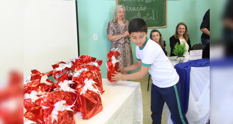 Turma de escola rural em Reserva é premiada no Vamos Ler