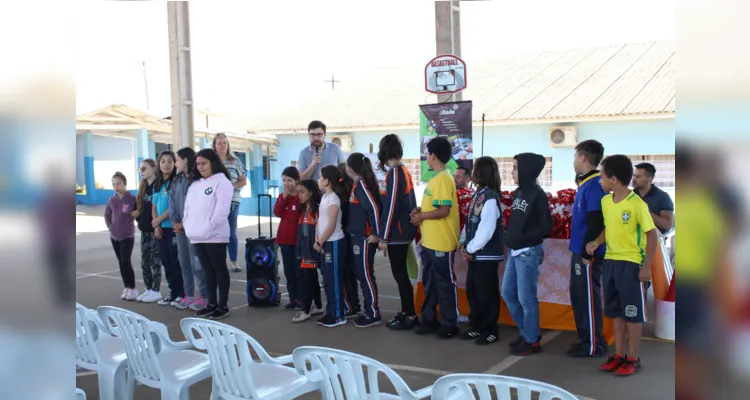 Escola de Carambeí é 'bicampeã' no Concurso do Vamos Ler