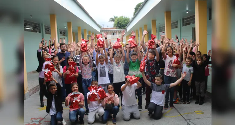 Evento reuniu colegas e trouxe muita animação na escola