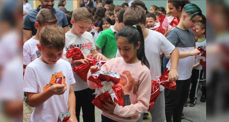 Evento reuniu colegas e trouxe muita animação na escola