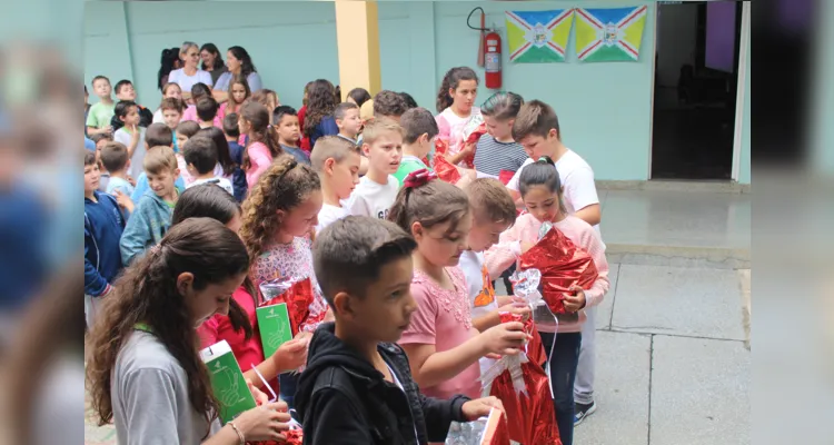 Evento reuniu colegas e trouxe muita animação na escola