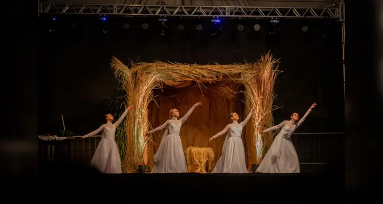 Apresentações natalinas também acontecem durante o 'Natal Encantado'.