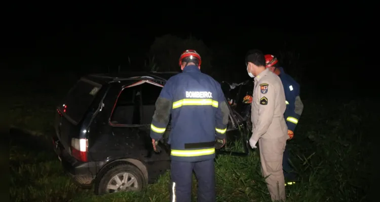 Acidente ocorreu na noite desta sexta-feira (2), na PR-151, entre os municípios de Ponta Grossa e Carambeí