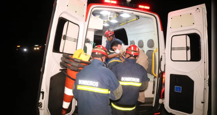 Acidente ocorreu na noite desta sexta-feira (2), na PR-151, entre os municípios de Ponta Grossa e Carambeí