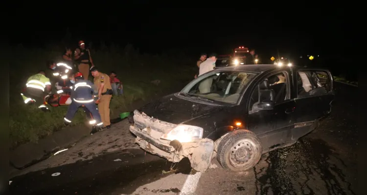 Acidente ocorreu na noite desta sexta-feira (2), na PR-151, entre os municípios de Ponta Grossa e Carambeí