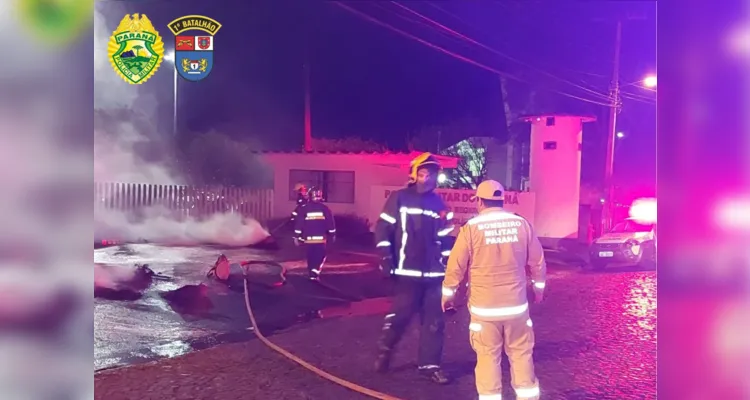 O Corpo de Bombeiros também participou do simulado, prestando auxílio aos policiais militares.