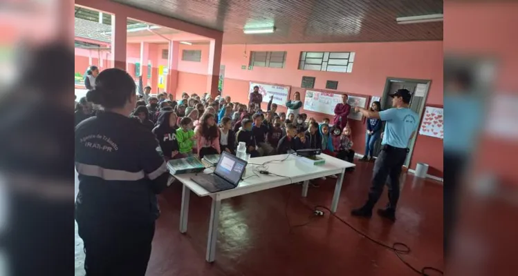 JM auxilia no estudo dentro da Semana do Trânsito em Irati