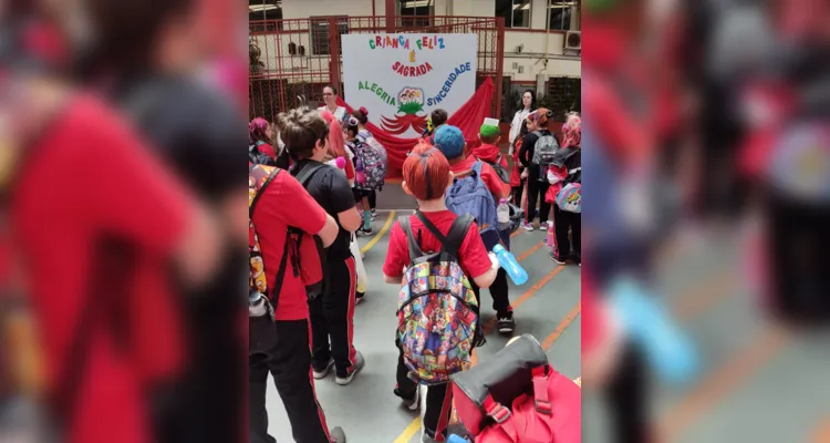 'Dia do Cabelo Maluco' dá início à festividades no Sagrada Família