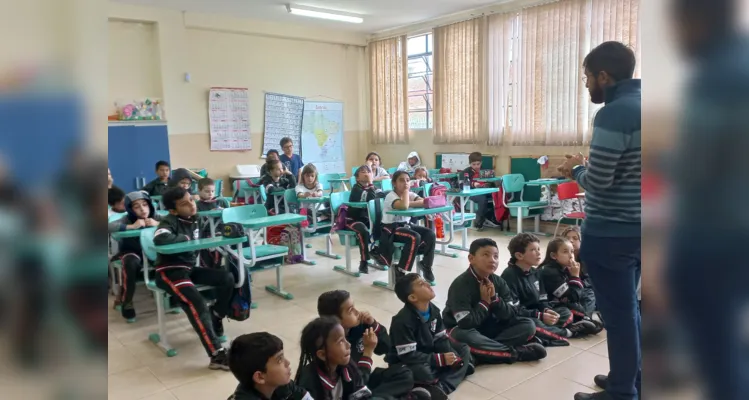 'Projeto Profissões' movimenta escola em Piraí do Sul