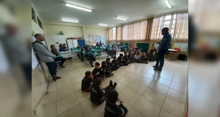 'Projeto Profissões' movimenta escola em Piraí do Sul