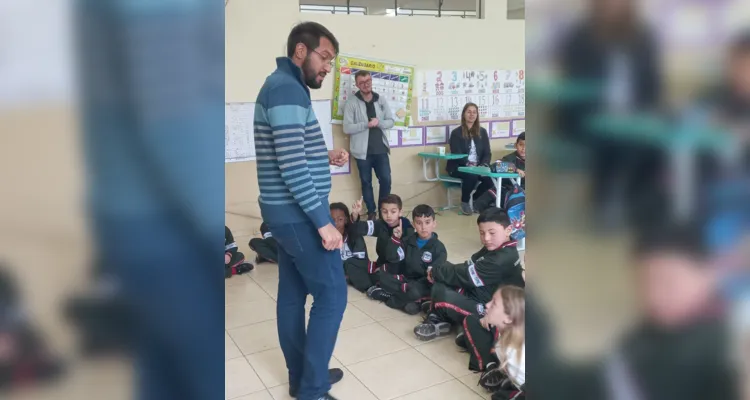 'Projeto Profissões' movimenta escola em Piraí do Sul