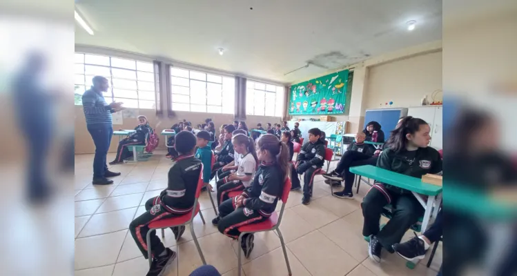 'Projeto Profissões' movimenta escola em Piraí do Sul