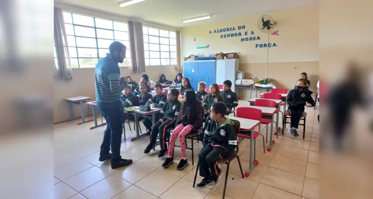 'Projeto Profissões' movimenta escola em Piraí do Sul